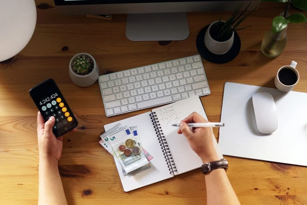 How to Use a Salary Calculator to Plan Your Monthly Budget Better